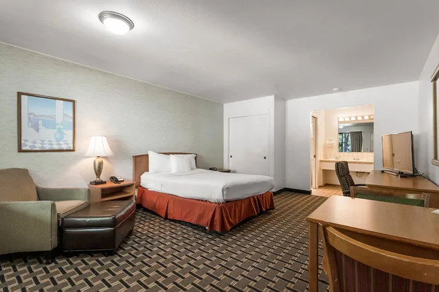 غرفة قياسية مفردة بسرير كوين، Northern Queen Inn 1/1