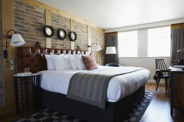 غرفة بريميوم بسرير كينج، HOTEL INDIGO YORK 4/10