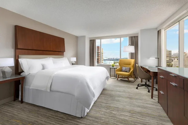 غرفة بسرير كينج، Westin Long Beach 7/20