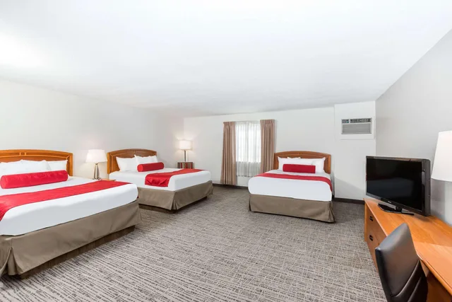 غرفة بسرير مزدوج، Wyndham Garden Ankeny 1/2
