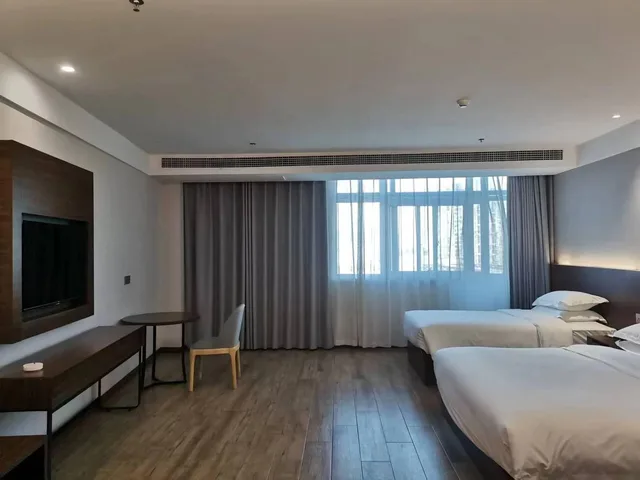 غرفة عائلية بسرير كينج وسرير فردي، Borrman Hotel East Huai'an Railway Station Zhou Enlai Memorial 1/1