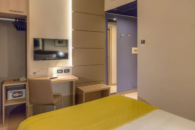 Standard, Quadruple, Queen and Twin Beds, Cardano Hotel Malpensa 4/6