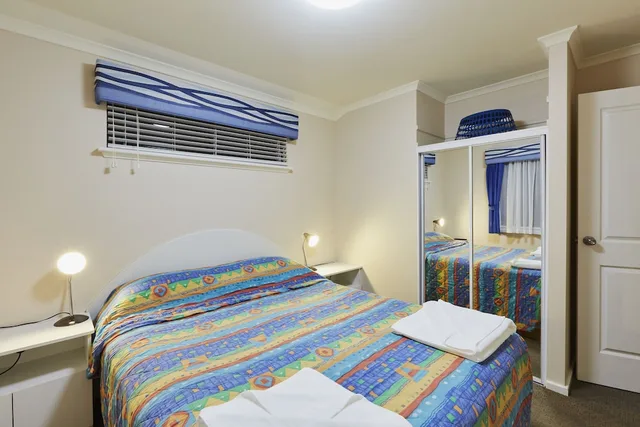 2 Bedrooms, Spa, Deluxe, Villa, 1 Queen and 4 Bunk Beds، Big4 Beachlands Holiday Park 1/3