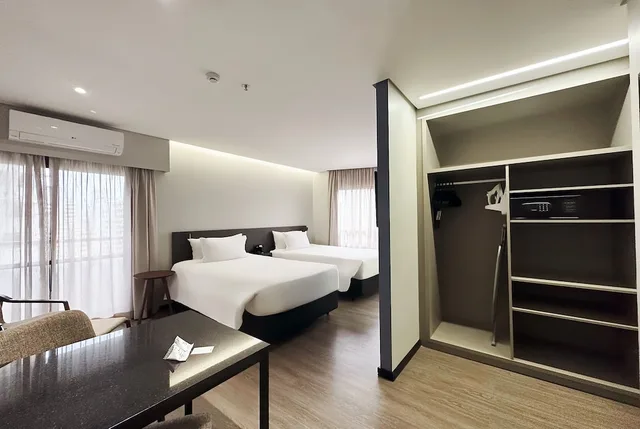 غرفة بريميير بسريرين منفصلين بحوض استحمام، Radisson Hotel Paulista Sao Paulo 1/7