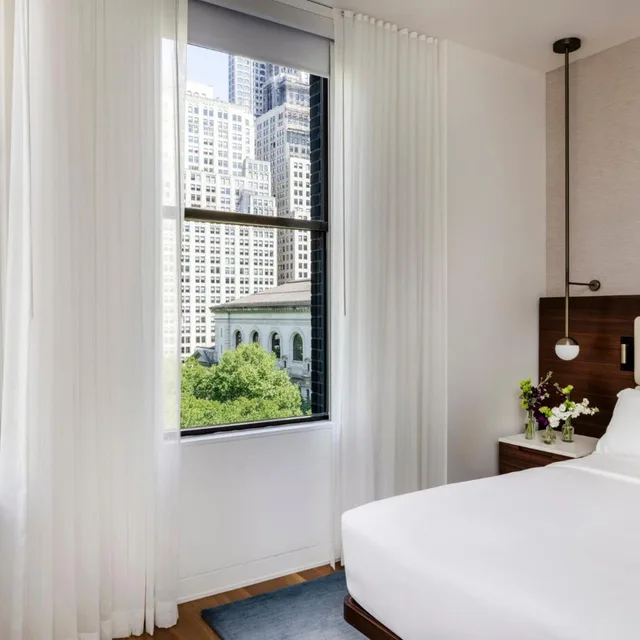 غرفة ديلوكس بإطلالة على المتنزه، Bryant Park Hotel 2/5