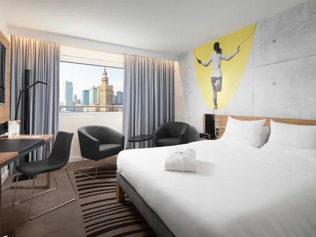 Room, Queen Bed, Novotel Warszawa Centrum 2/3