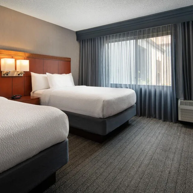 Suite, Double Bed, Courtyard By Marriott Fresno 1/2