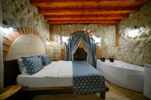 Deluxe, Double Bed, Nar Cave House & Swimming Pool 1/6