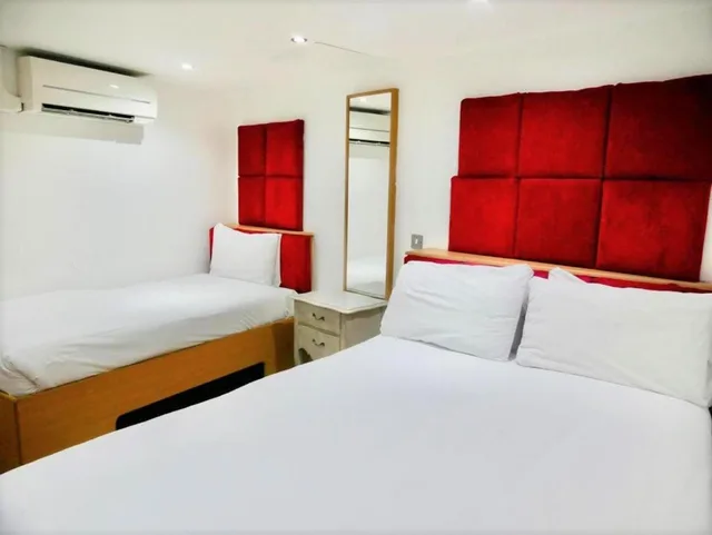 Room, Triple, No Window، Printworks Hotel 3/7