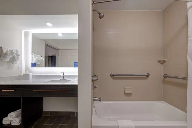 2 Bedrooms, Suite, 1 King or 2 Double Beds, Accessible، Homewood Suites by Hilton Jackson-Ridgeland 5/7