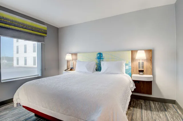 جناح استوديو بسرير كينج لذوي الإعاقة، Hampton Inn Suites Portland Me 2/4