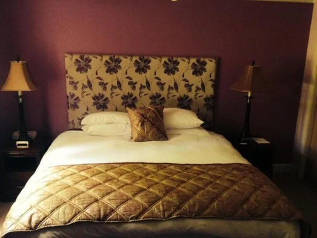 Lodge, Bungalow, King Bed، The Mansion House Hotel 2/3