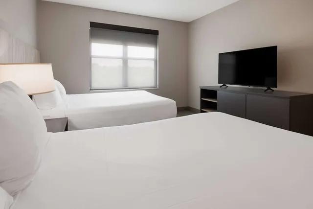 غرفة بسريرين كوين يُسمح فيها بالحيوانات الأليفة، Country Inn & Suites by Radisson, Harrisburg Northeast - Hershey 3/7