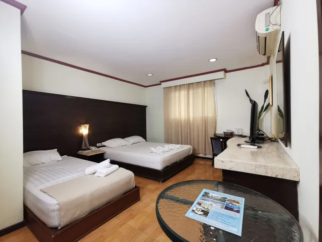 Room, 1 Queen and 1 Single Bed, Pool Side، Cebu Hilltop Hotel 4/5