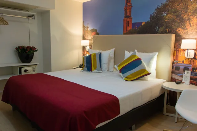 Economy, Triple, 3 Beds, No Window، France Hotel Amsterdam 3/10