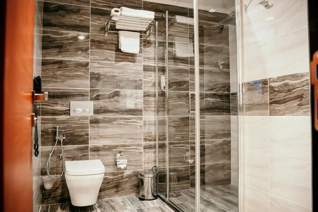 غرفة قياسية بسرير مزدوج، Grand Vaves Hotel 3/3