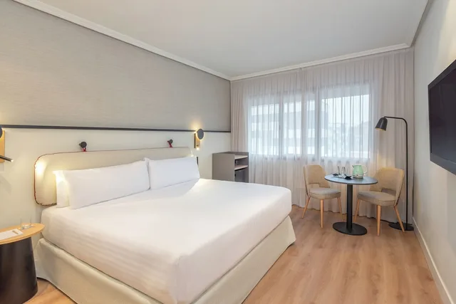 غرفة بريميوم بشرفة، Hotel Madrid Alameda Aeropuerto, Affiliated by Melia 3/4