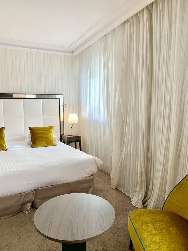 Double Tradition، Le Canberra 2/8