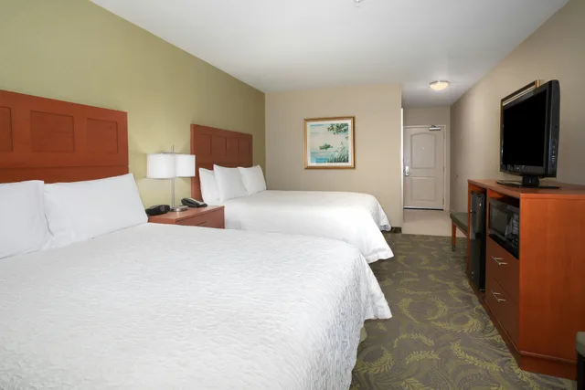غرفة بسريرين كوين، HAMPTON INN AND SUITES ASTORIA 1/2
