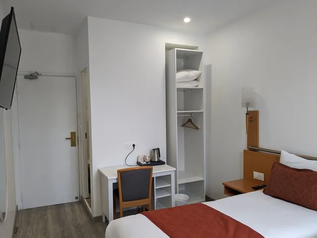 غرفة بسريرين منفصلين، Morand Hotel 8/10