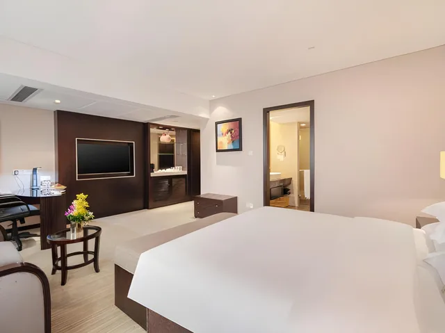 Imperial, King Bed, Queen Bed, Sunshine 1/2