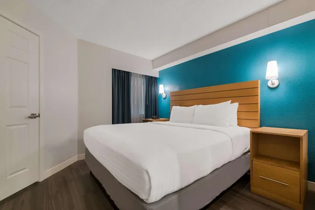 جناح بسرير كينج وسرير كوين بغرفتي نوم، Sonesta ES Suites Orlando International Drive 8/14