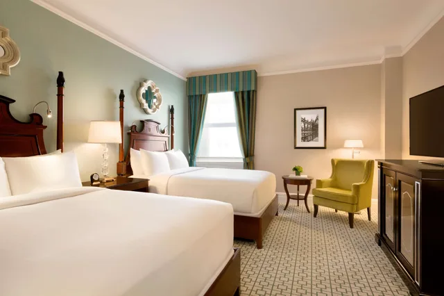 Deluxe, 2 Double Beds, Parliament View، Fairmont Chateau Laurier 1/4