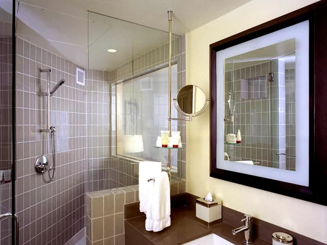 غرفة فاخرة بسرير كينج بشرفة، Hotel Sofitel Los Angeles at Beverly Hills 7/9