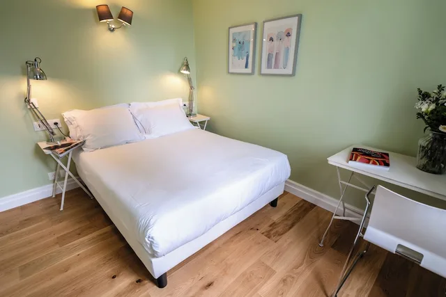 Classic, Double Bed, Hotel Brueghel 8/10