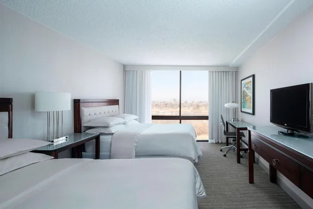 Club, 2 Double Beds, Accessible, Sheraton West Des Moines Hotel 1/2