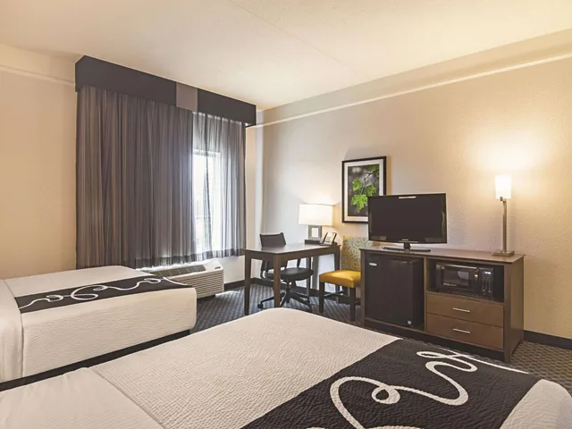 غرفة ديلوكس بسرير مزدوج أو سريرين منفصلين، La Quinta Inn Suites Oklahoma City Nw Expwy 4/5