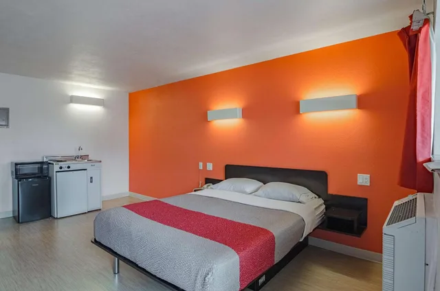 غرفة بسرير كينج لغير المدخنين، Motel6 Riverton, WY 8/10