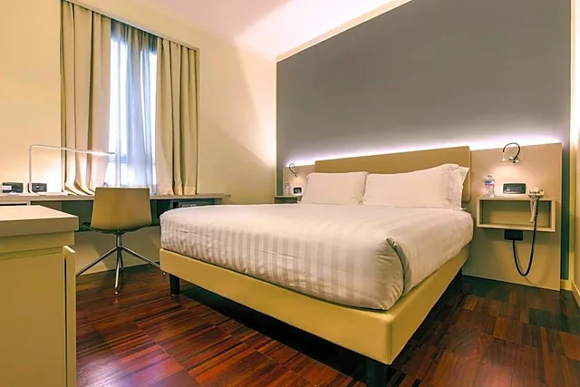 غرفة قياسية رباعية، 43 Station Hotel 1/2