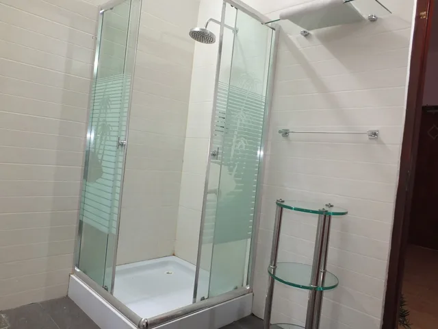 فيلا عائلية بسريرين منفصلين وسريرين كينج بـ5 غرف نوم، Hikka Villa 5/8