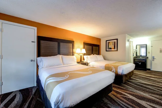 Room, 2 Queen Beds, Quality Inn Creekside - Downtown Gatlinburg 4/9