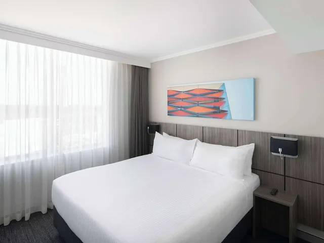 غرفة ديلوكس بسرير كينج، Mercure Sydney Bankstown 1/5