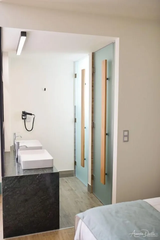 جناح بسرير كوين بجاكوزي، Thalassa Apartments 5/5
