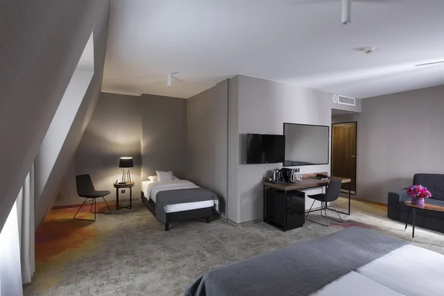 Plus, Deluxe، Hotel Sadova 2/3