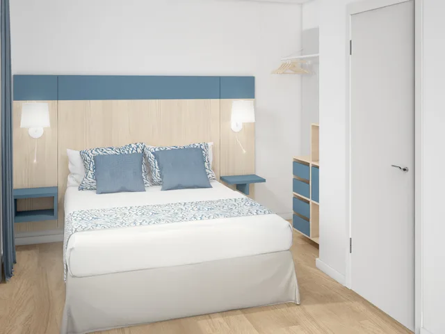 غرفة بسرير مزدوج بشرفة، Hotel Rentalmar Salou Beach 1/4