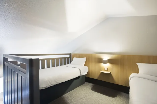 غرفة رباعية بأربعة أسرّة، B&B Hotel Lyon Saint Priest 2/4