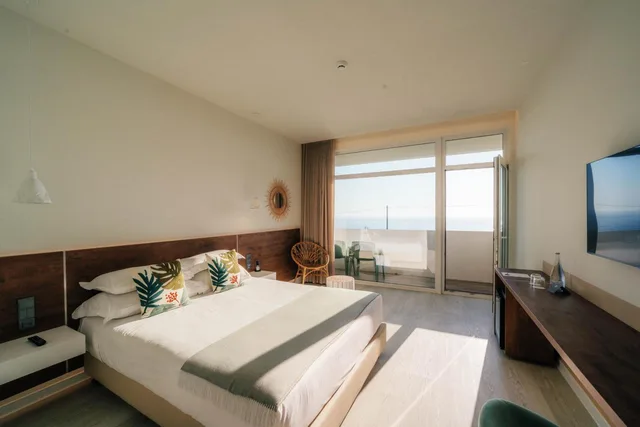 غرفة بسرير مزدوج بإطلالة على البحر، Porto Covo Praia Hotel & SPA 1/4