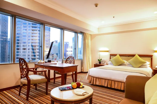 Superior King Room, Jin Jiang Tower Hotel 3/10