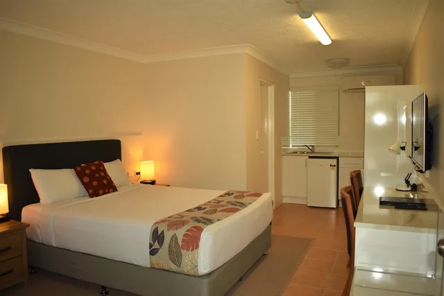 Standard, Queen Bed, Kitchenette, Best Western Parkside Motor Inn 1/10