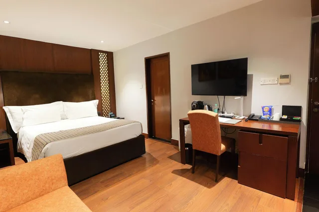 Manor, Classic، The Manor New Delhi 2/8