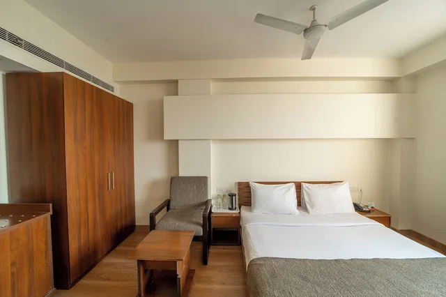 غرفة سوبيريور بسرير كوين، Whispering Palms Jaipur Hotel 10/10
