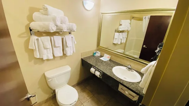 غرفة بسريرين كوين، Ramada Westlock 2/4