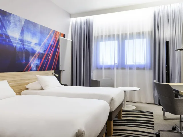 Classic, Double Bed, Novotel Tours Centre Gare 1/10