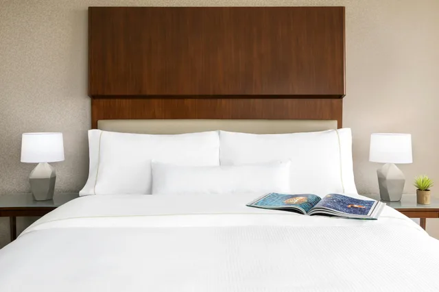 غرفة بسرير كينج، Westin Long Beach 20/20