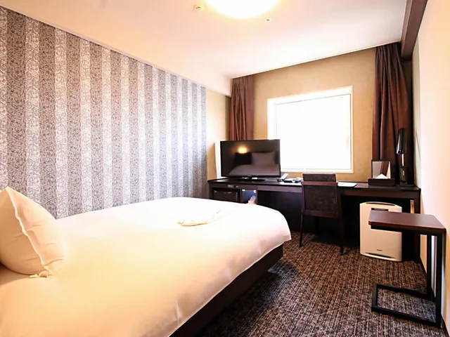 Semi Room, Single, Semi Double Bed, Smoking، Richmond Hotel Kochi 1/1