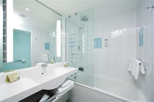 غرفة سوبيريور بسرير كوين، NOVOTEL EDINBURGH CENTRE 3/3